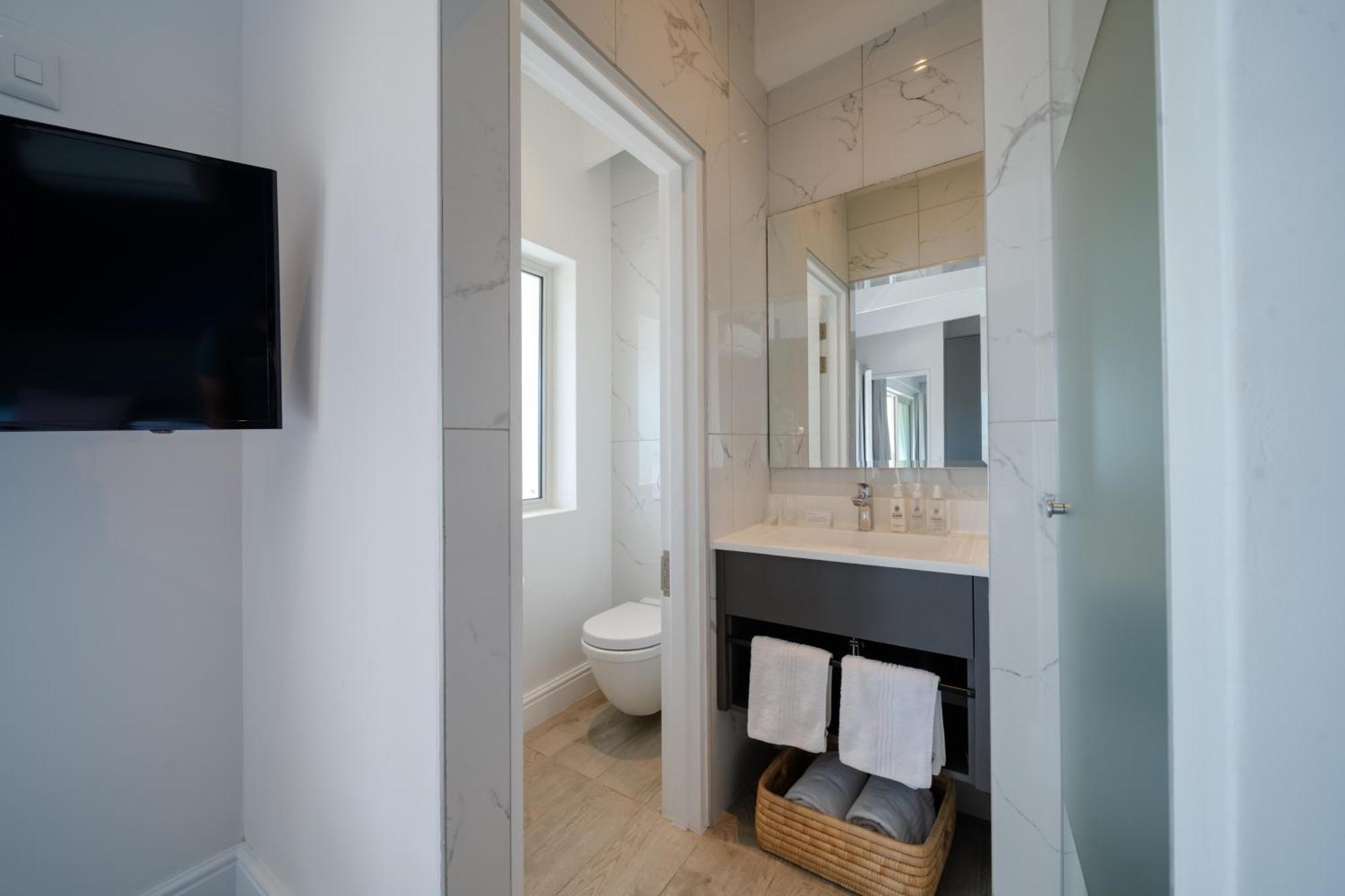 One Marine Drive Boutique Hotel & Spa By The Living Journey Collection Hermanus Esterno foto