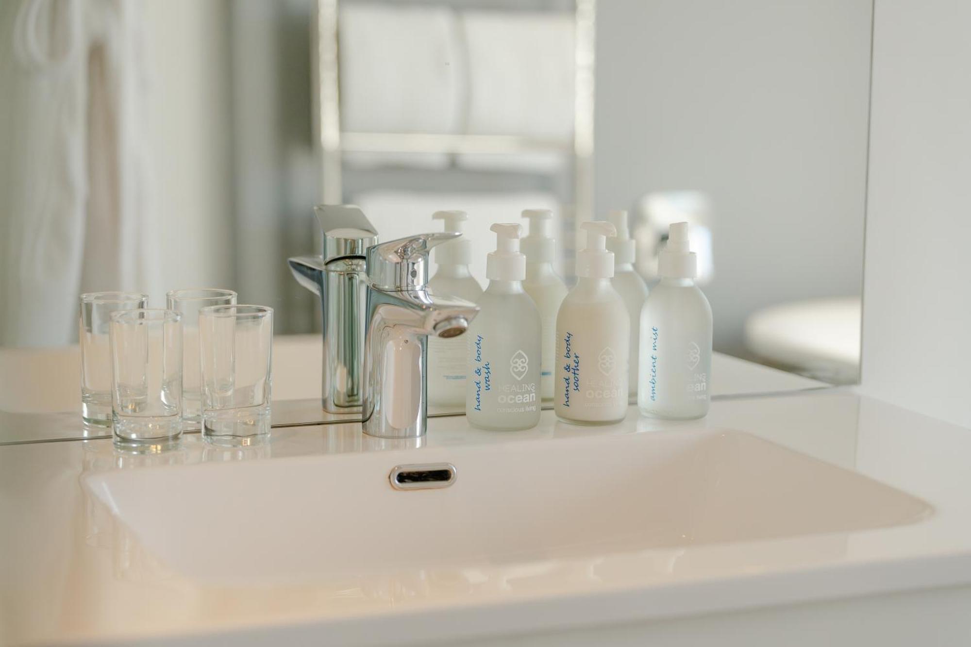One Marine Drive Boutique Hotel & Spa By The Living Journey Collection Hermanus Esterno foto