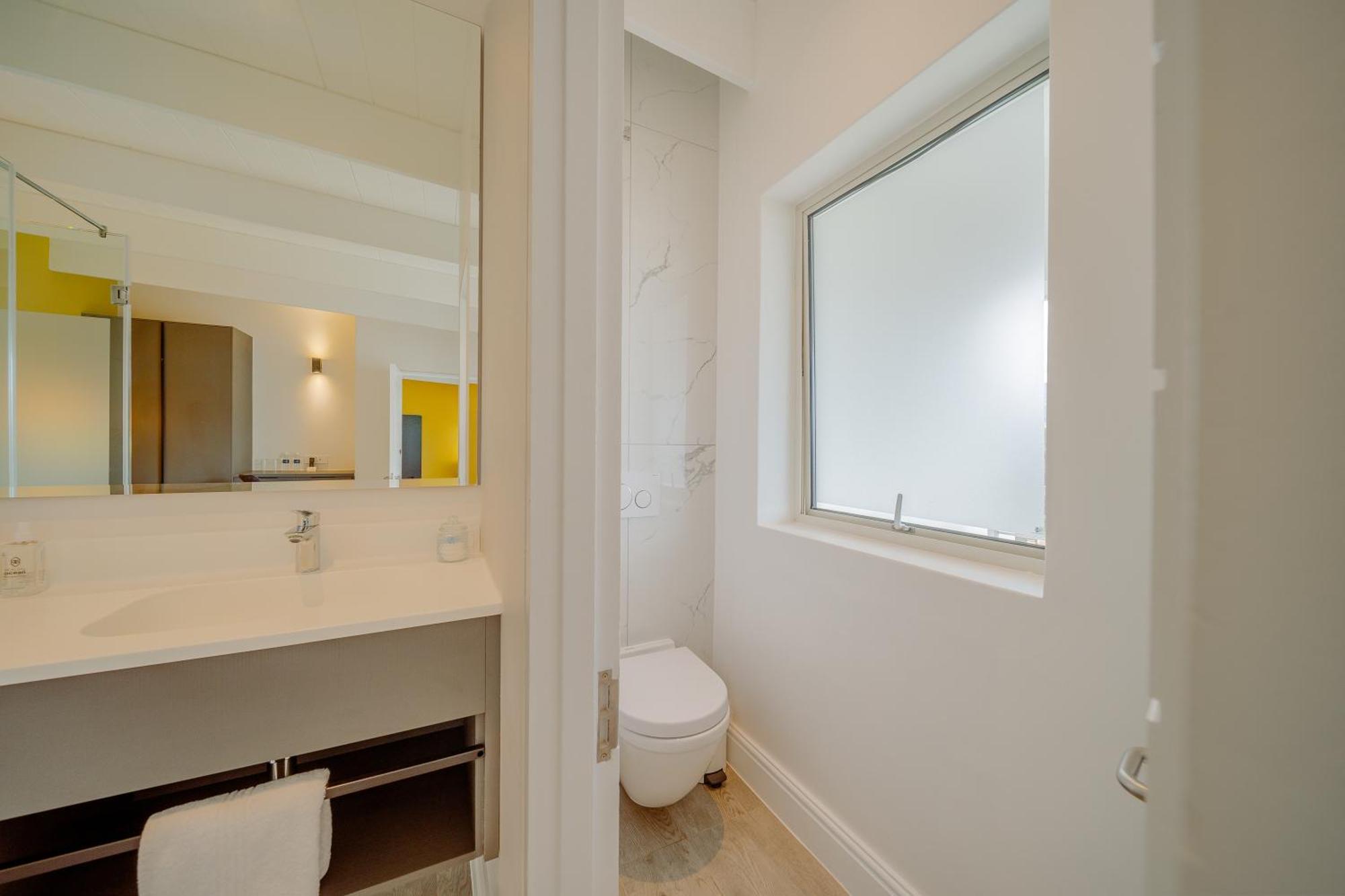 One Marine Drive Boutique Hotel & Spa By The Living Journey Collection Hermanus Esterno foto